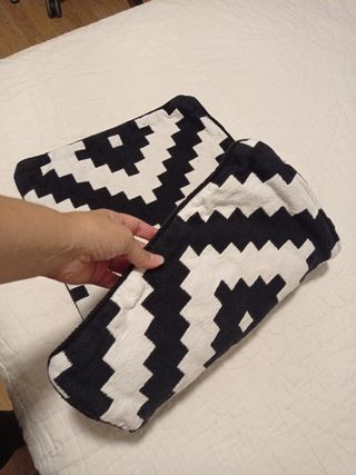 Funda de cojín geométrica blanco y negro