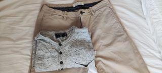 Lote Springfield: Pantalones Beige y Jersey Gris