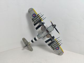 Maqueta Hawker Typhoon y Morris Quad