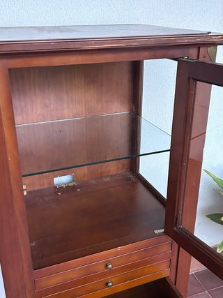 Mueble Vitrina Madera y Cristal
