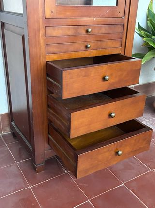 Mueble Vitrina Madera y Cristal