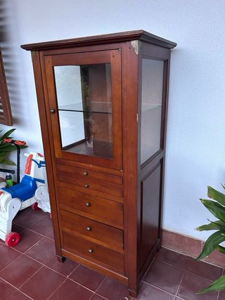 Mueble Vitrina Madera y Cristal