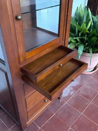 Mueble Vitrina Madera y Cristal