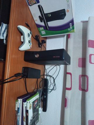 Xbox 360 con Mando, Kinect y Juegos