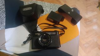 Cámara de fotos antigua Yashica MG-1