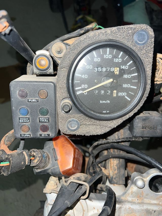 cuentakilómetros Honda XRV 750 RD04