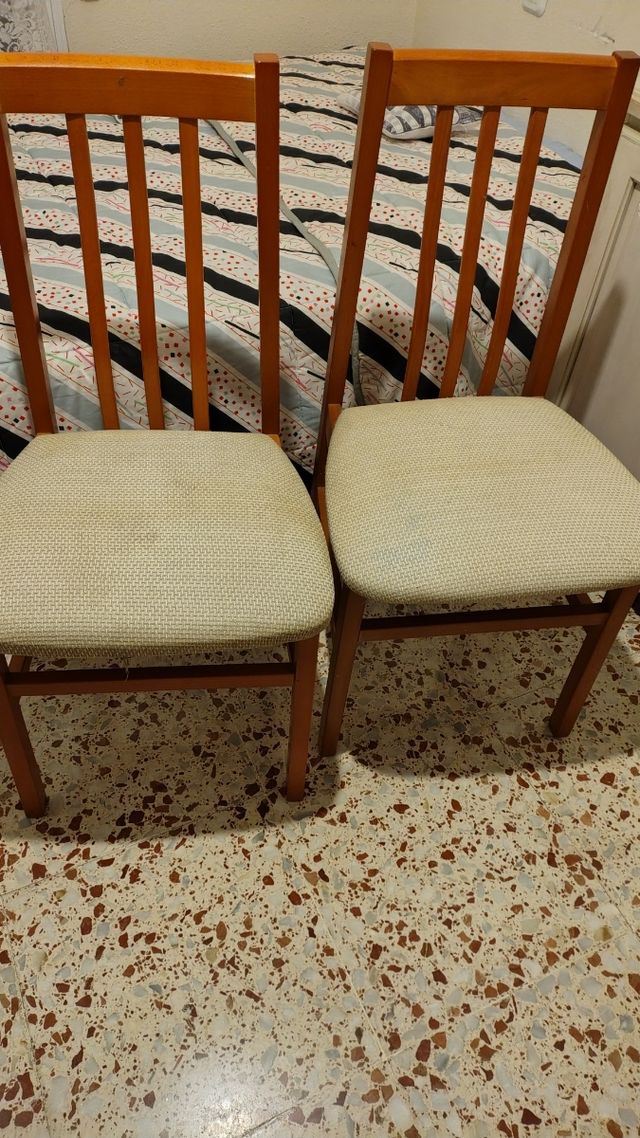 2 Sillas de madera y tela beige/marrón