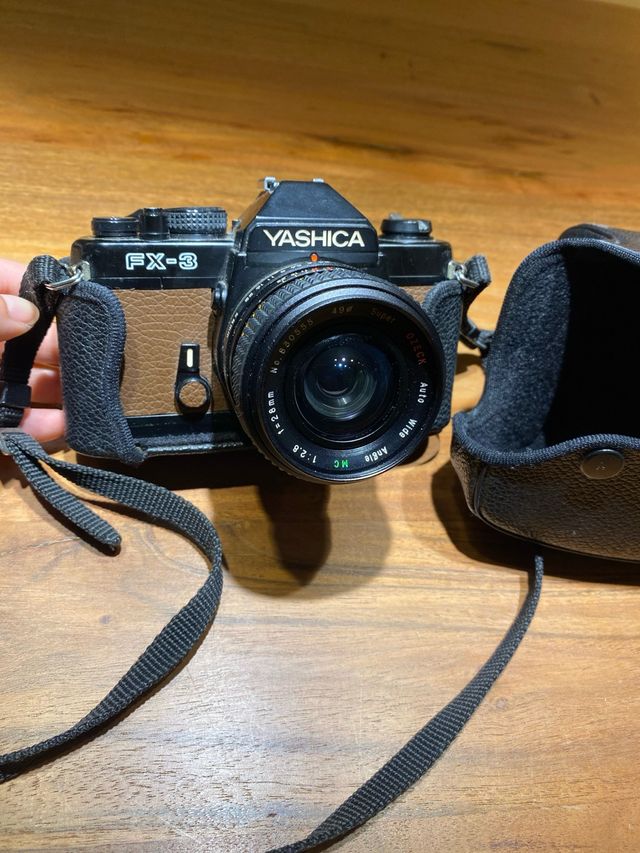 Cámara Yashica FX-3 Negra/Marrón
