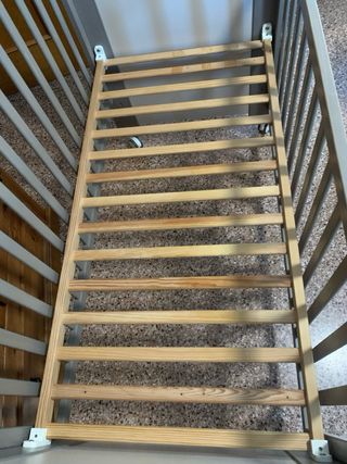 Cuna de madera para bebé