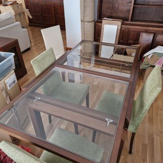 Mesa de comedor con 4 sillas