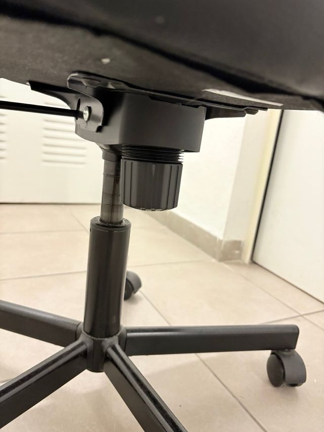 Silla de oficina negra