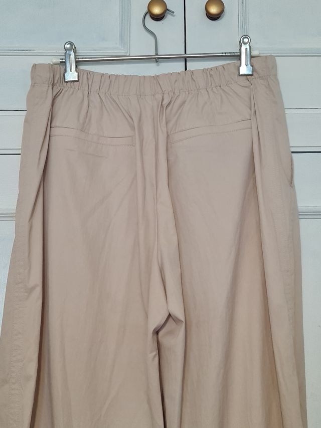 Pantalones cargo Zara anchos nude