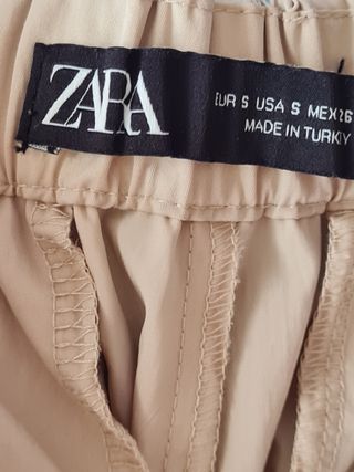 Pantalones cargo Zara anchos nude