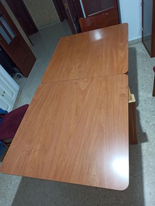 Mesa extensible de madera de 100x100cm y 100x200cm