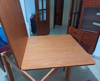 Mesa extensible de madera de 100x100cm y 100x200cm