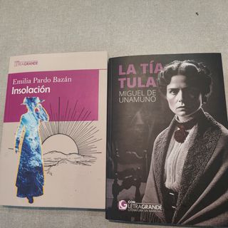 Pack de 8 libros en letra grande.