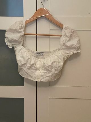 Top Bershka blanco crop
