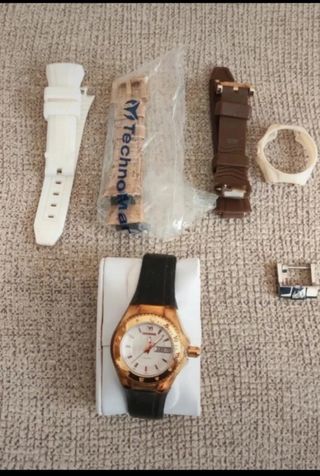 Reloj TechnoMarine Dorado y Negro