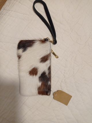 Cartera Piel Vaca Marrón y Blanca y piel negra.