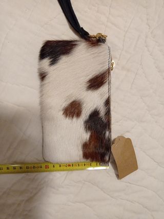Cartera Piel Vaca Marrón y Blanca y piel negra.