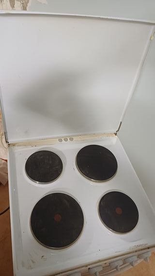 Cocina vitrocerámica Edesa con horno eléctrico