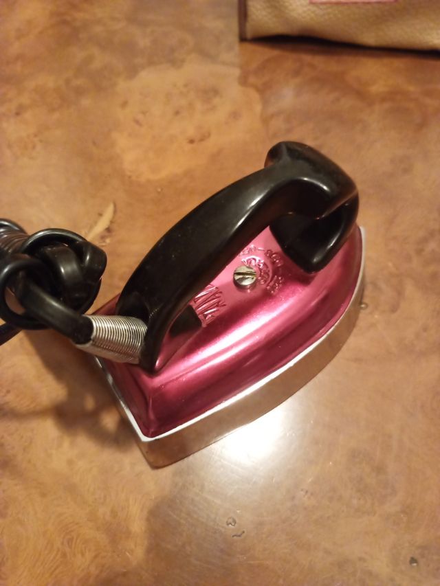 Plancha de Viaje Eléctrica Jata