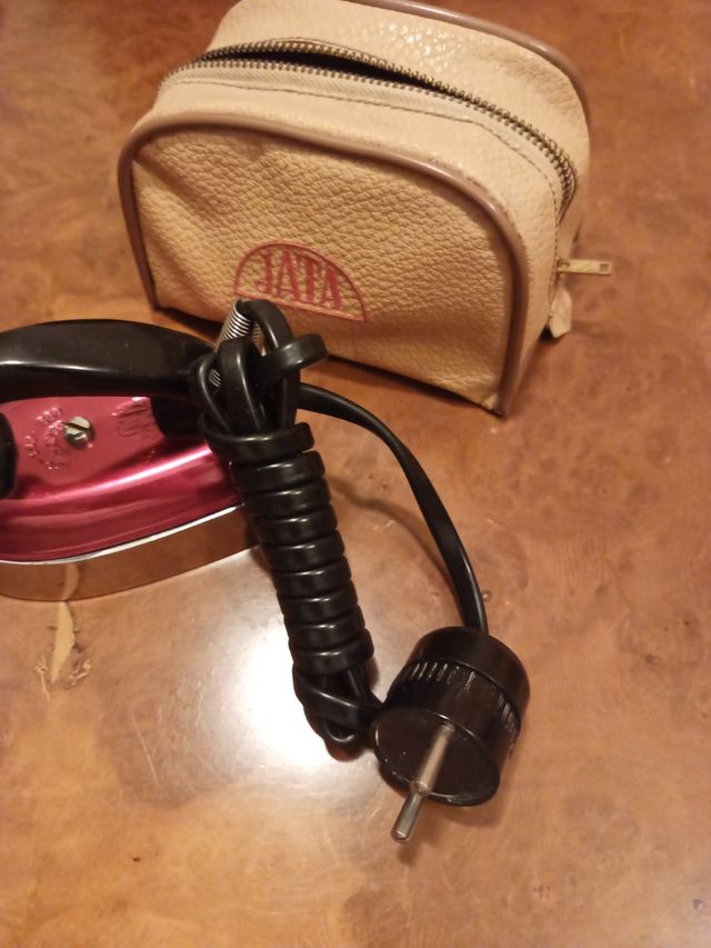 Plancha de Viaje Eléctrica Jata