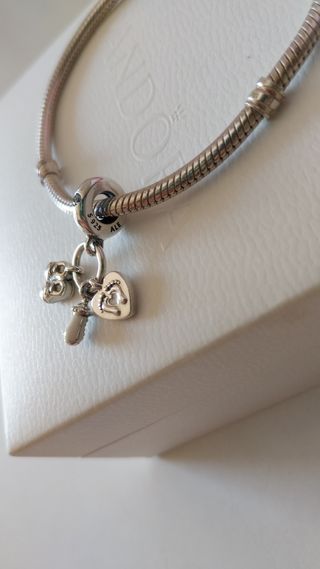 Charm Pandora Nacimiento.
