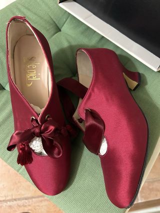 Zapatos de fallera Sole Piel talla 37 vino