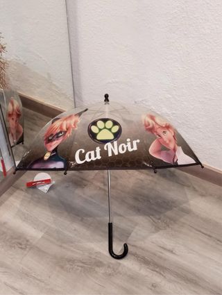 Paraguas infantil azul con estampado de gatos