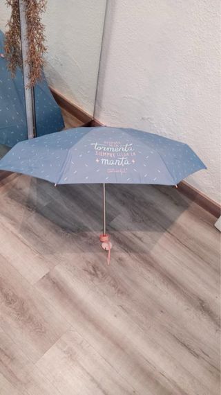 Paraguas infantil azul con estampado de gatos