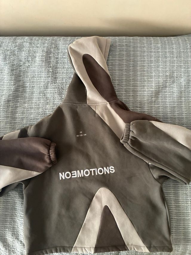 Sudadera Noemotions gris y marrón