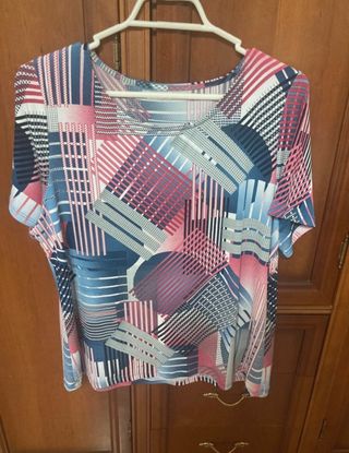 2 Camisetas El Corte Inglés Talla 48 sin etiqueta 