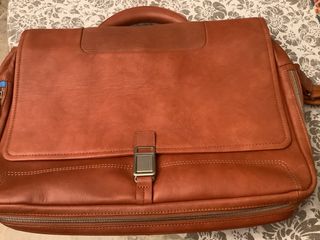 Bolso de trabajo Piquadro poli piel marrón
mide 45