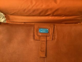 Bolso de trabajo Piquadro poli piel marrón
mide 45