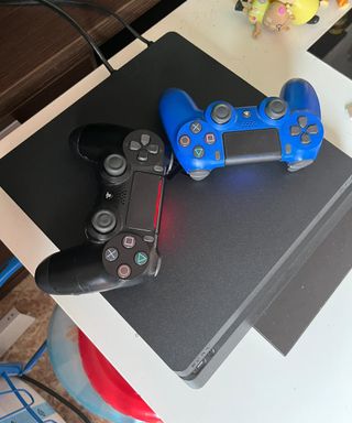 Consola PS4 Slim + 2 Mandos (Negro y Azul) 1 tera 