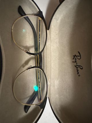 Gafas Ray-Ban Montura Negra y Dorada