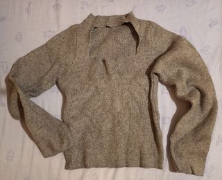 Jersey gris invierno con escote cuadrado