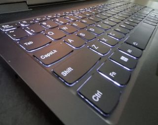 Lenovo Yoga 7i Táctil Intel i7 11ª Gen Evo