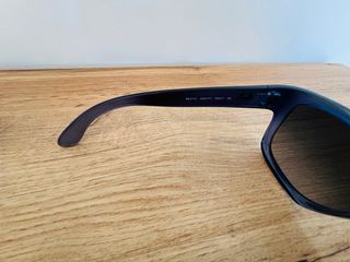 Gafas de Sol Ray-Ban azul marino.