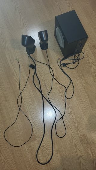 Altavoces ordenador negros