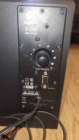 Altavoces ordenador negros