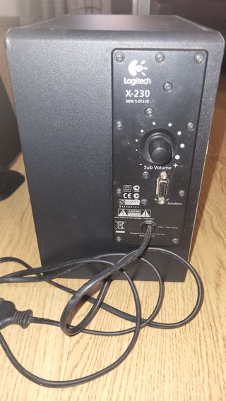 Altavoces ordenador negros