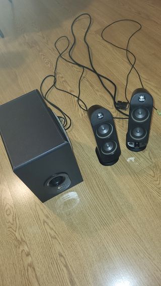 Altavoces ordenador negros