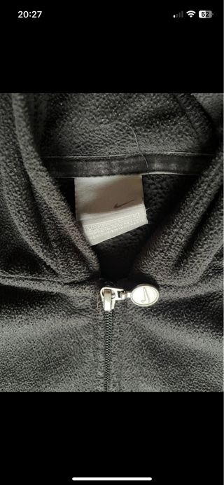 Chaqueta Nike Negra con Detalles Blancos