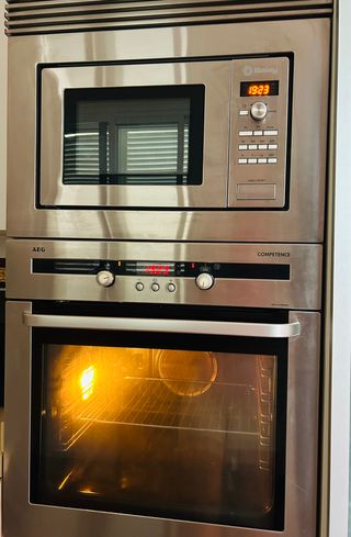 Horno AEG y microondas Balay