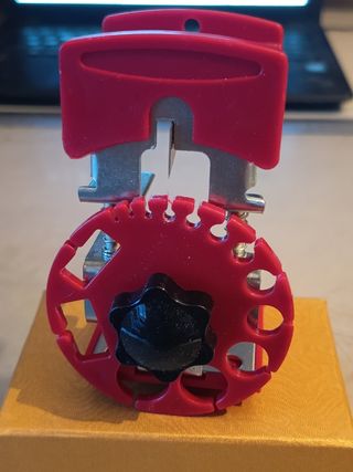 Spelacavi rosso e metallo