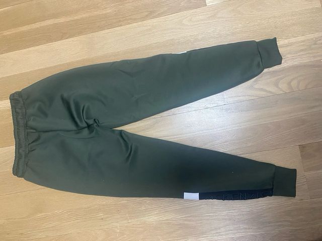 Pantalón chandal largo McKenzie verde