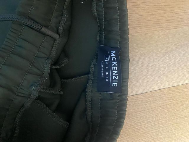 Pantalón chandal largo McKenzie verde