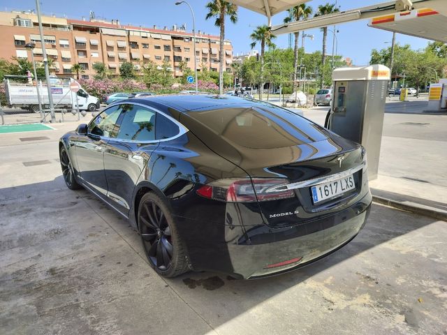 Tesla model  s  2018